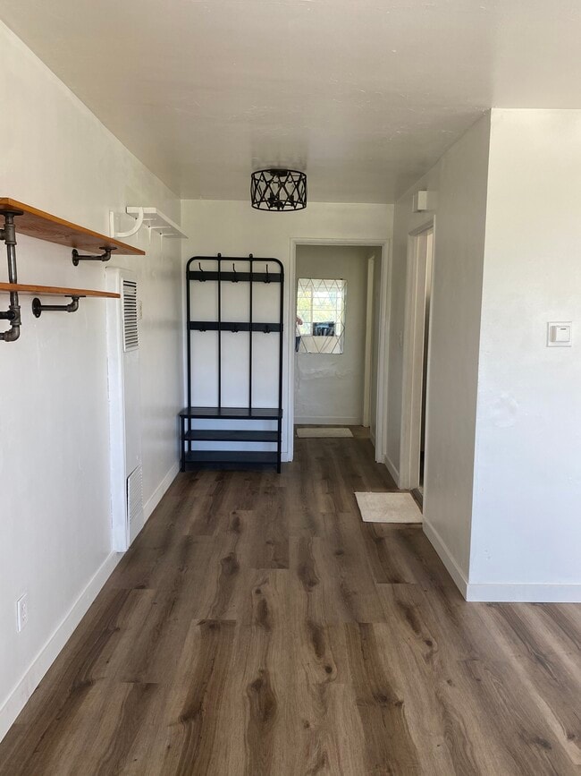 Building Photo - 711 Coronado Ter