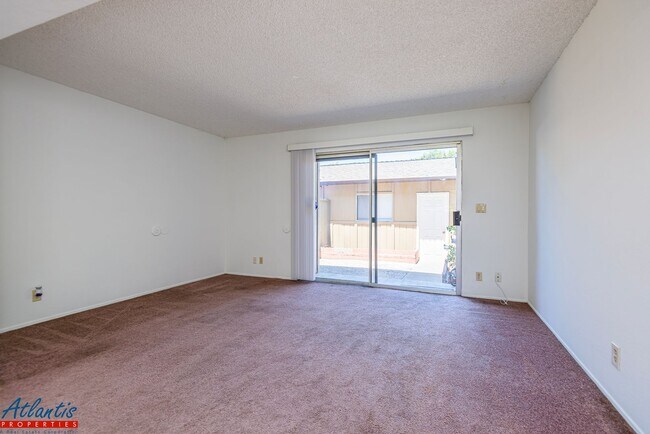 Foto del edificio - Spacious Evergreen Townhouse | New Interio...