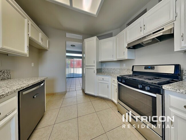 Foto del edificio - 4149 Shandwick Dr