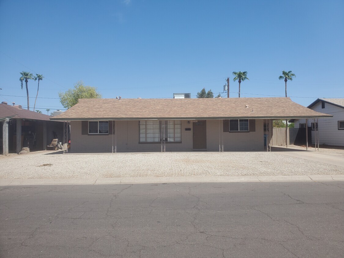 Primary Photo - 3318 W Mariposa St