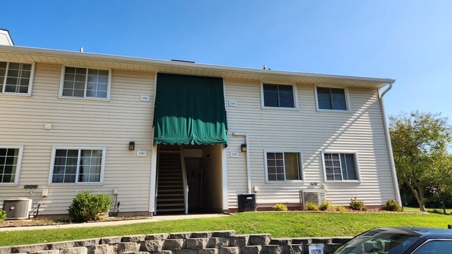 Building Photo - 1737 Parknoll Ln