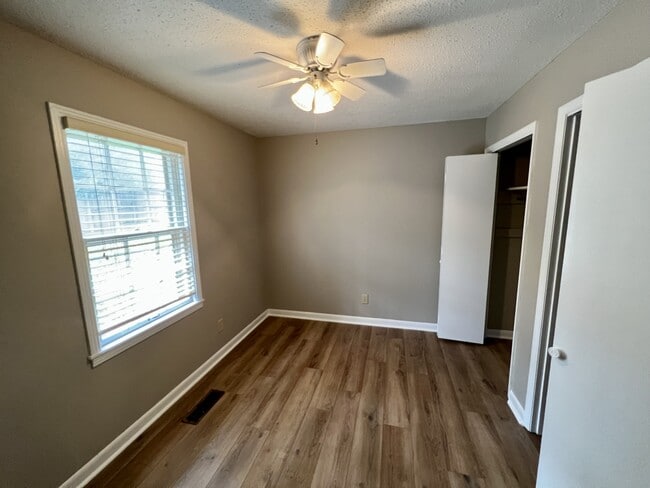 Foto del edificio - 15411 Rise St
