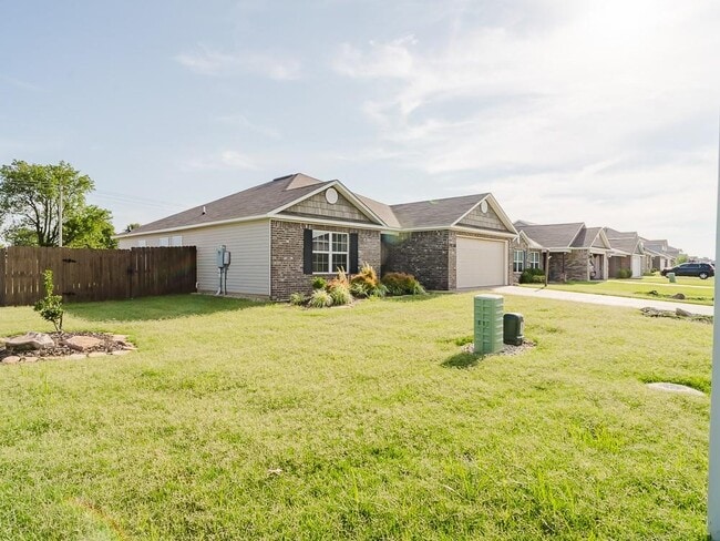 Building Photo - 1670 Scotland Dr