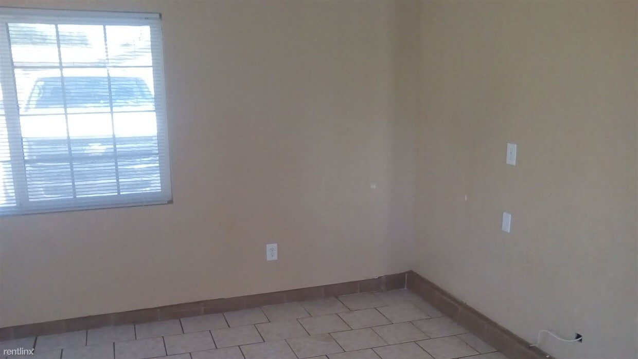 Primary Photo - 4 br, 2 bath House - 9660 N 71st Ave