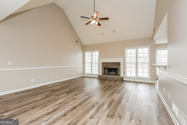Foto del edificio - 953 Saddle Brooke Dr