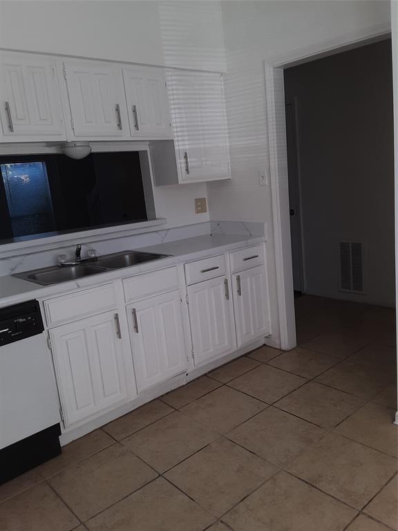 Building Photo - 12400 Brookglade Cir