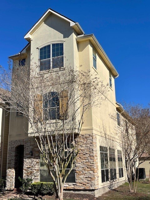 Foto del edificio - 9103 Creekstone Lake Dr