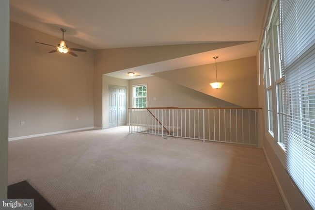 Building Photo - 7575 Belle Grae Dr