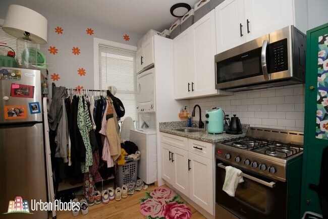Foto del edificio - 1624 W Beach Ave