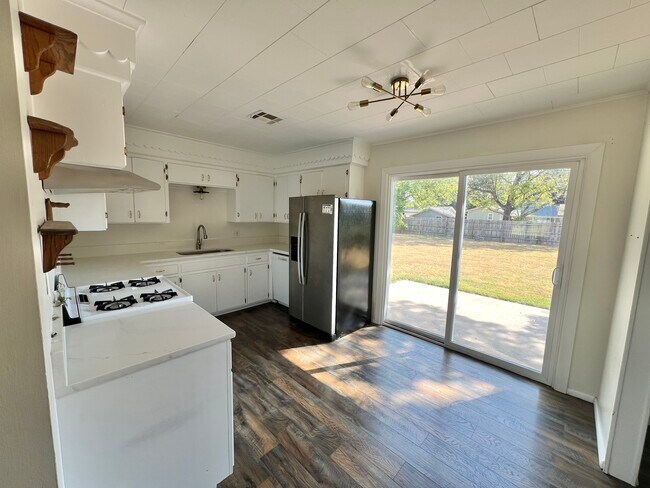 Cocina - 607 Zachary St