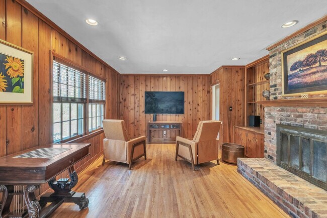 Foto del edificio - 3300 Eastburn Rd