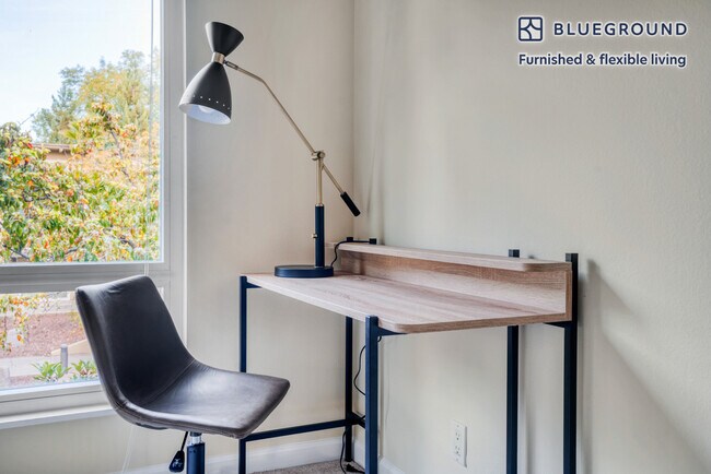 Foto del edificio - 1380 Oak Creek Dr