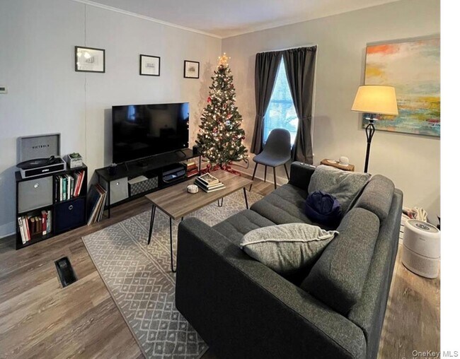 Foto del edificio - 280 Maple Ave