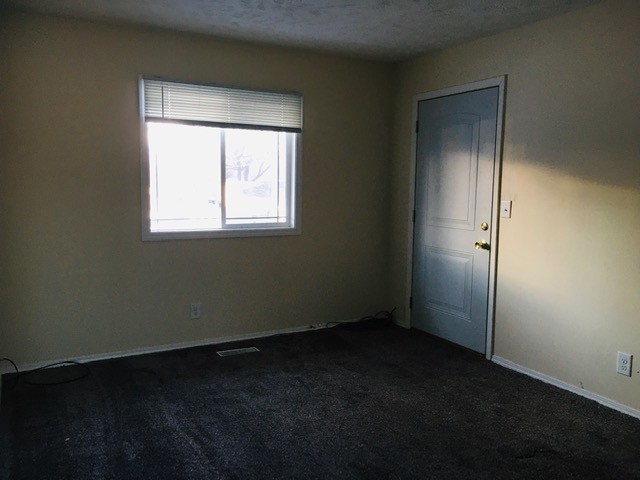 Building Photo - 915 White - 4
