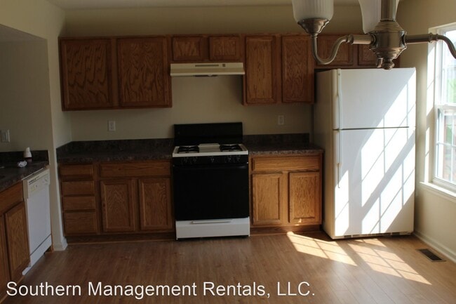 Building Photo - 3 br, 2.5 bath House - 42 Buttonwood Lane
