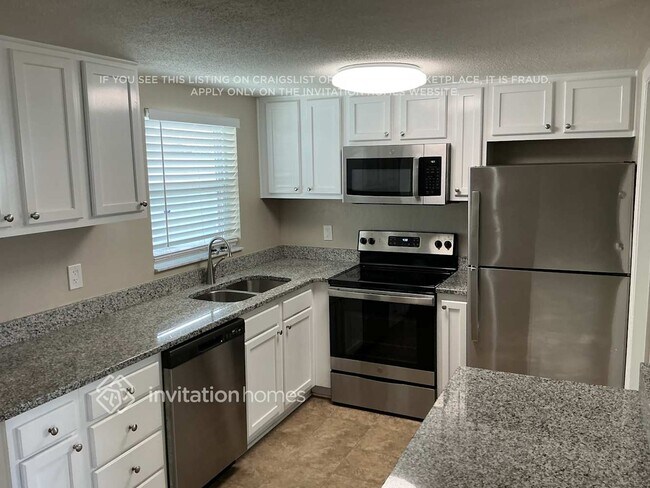 Foto del edificio - 8018 Pineapple Ln