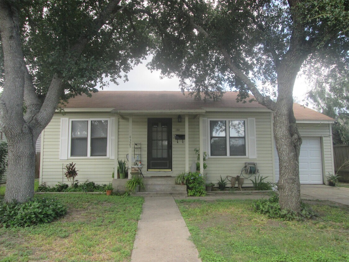 Primary Photo - 4325 Cherry St
