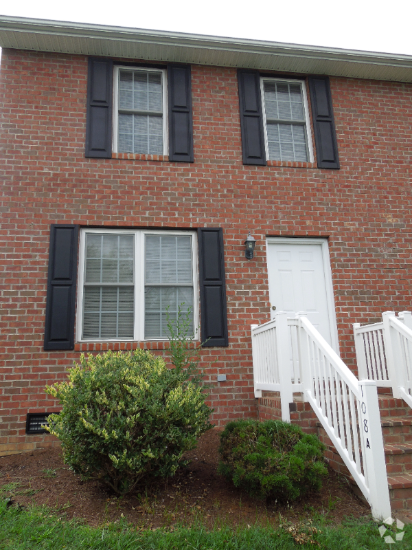 Building Photo - 108 Pleasant Hill Rd