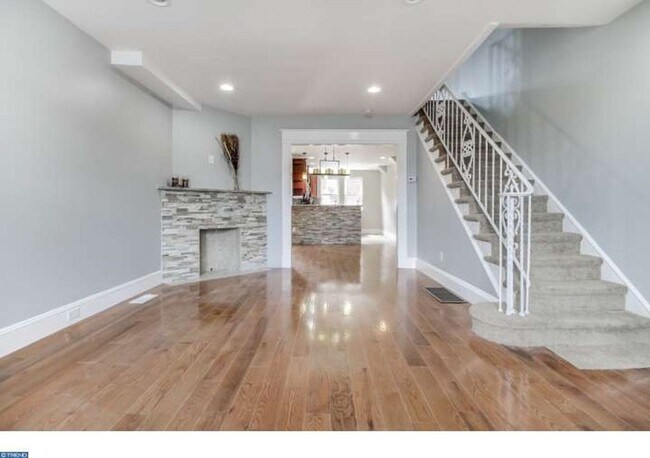 Foto del edificio - Stunning 3-Bedroom, 2-Bathroom Townhouse i...
