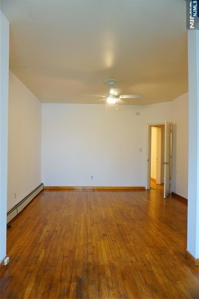 Building Photo - 247 Mt Prospect Ave