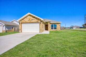 Building Photo - 1516 Stonecrest Dr
