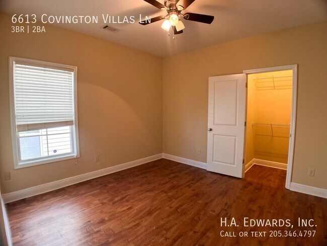 Foto del edificio - 6613 Covington Villas Ln