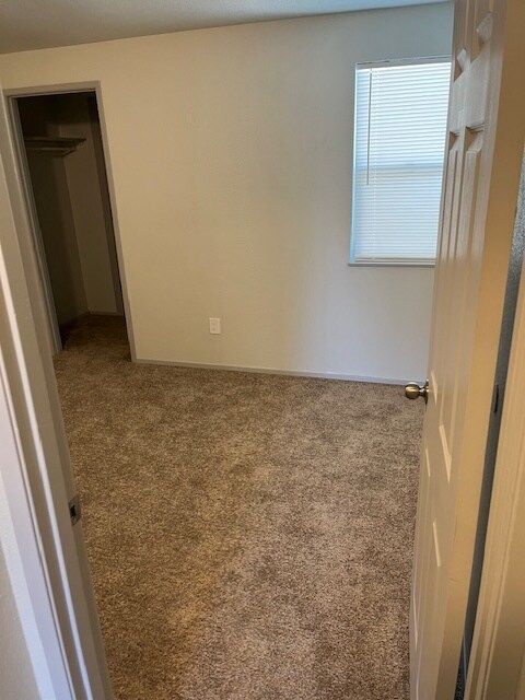 Building Photo - 7879 SE Stephanie Ct