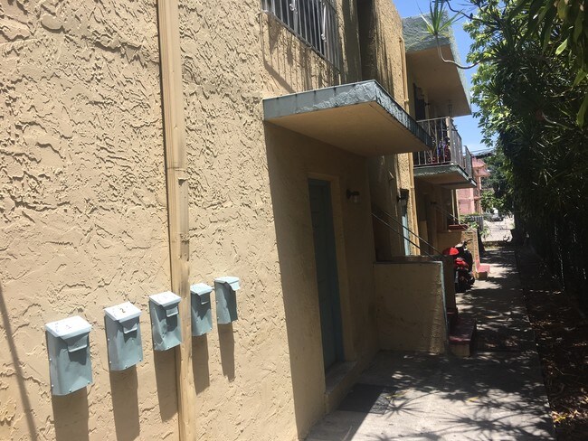 Foto del edificio - 427 SW 7th St