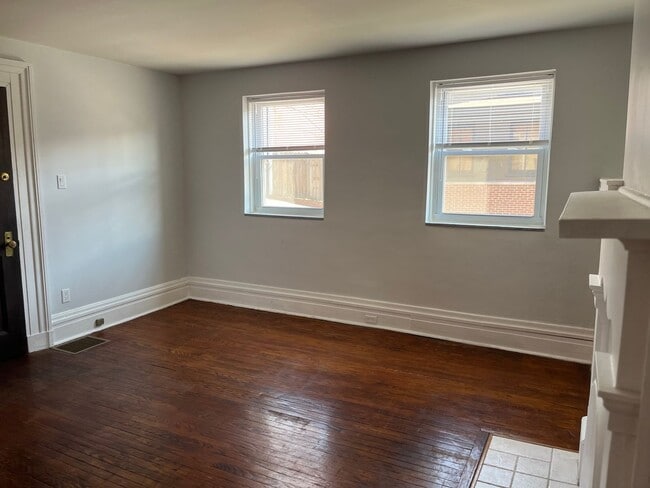 Building Photo - 1209 Linden Pl
