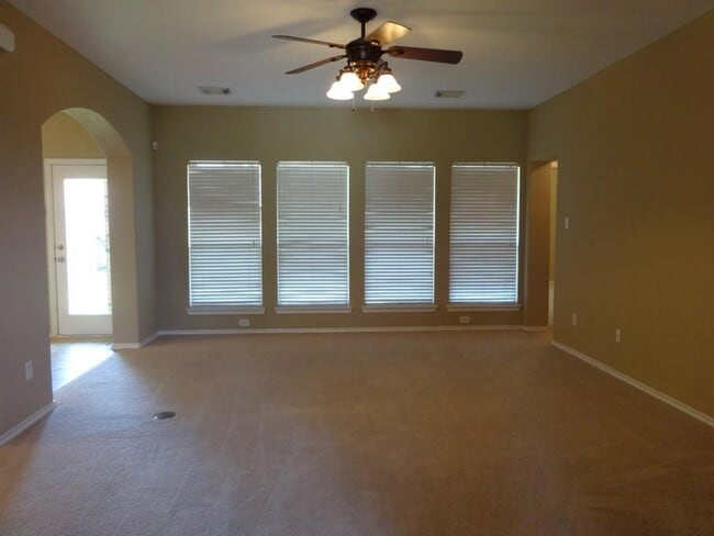 Building Photo - 631 Oak Ridge Grove Cir