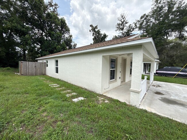 Building Photo - ***COMING SOON *** Modern Open-Concept Home Near I-75 & Downtown Ocala AVAILABLE SEPTEMBER 1
