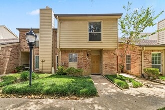 Building Photo - 995 Memorial Village Dr