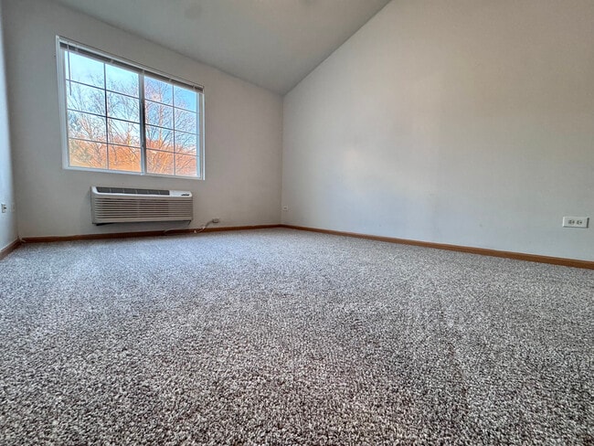 Foto del edificio - 2427 Silverstone Dr