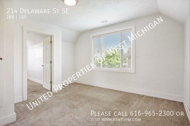 Building Photo - Available Now | 2 Bedroom 1 Bath Upper Apa...