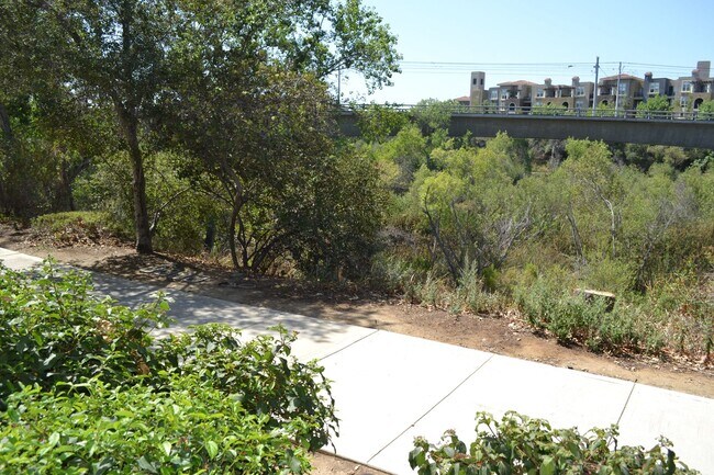 Foto del edificio - BEAUTIFUL RIVER FRONT CONDO IN THE "RIVER ...
