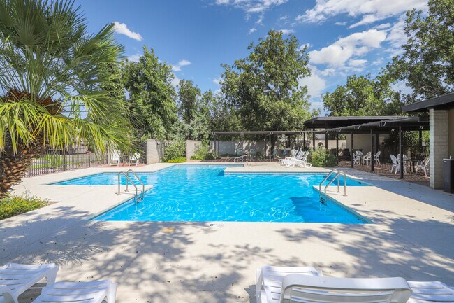 Building Photo - 5701 E Glenn St