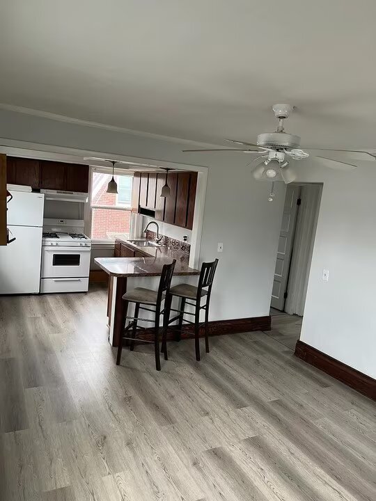 Foto del edificio - 553 Britton Rd