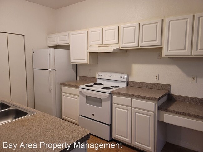Building Photo - 3 br, 3.5 bath House - 5033 Sunridge Palms Dr