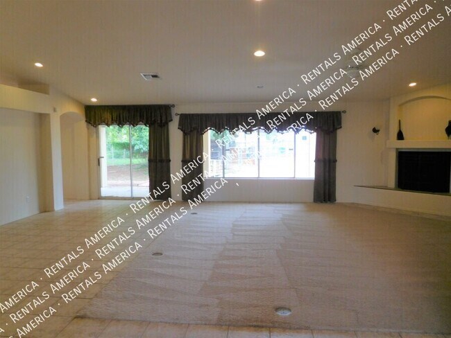 Foto del edificio - 5747 N 105th Ln