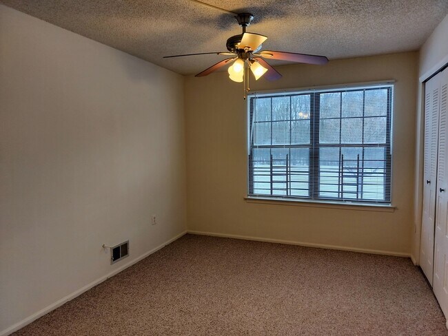 Foto del edificio - 19 Mendrey Ct