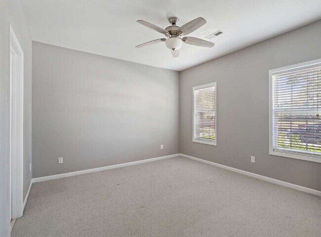 Foto del edificio - Experience Comfort and Style: Spacious 3-B...