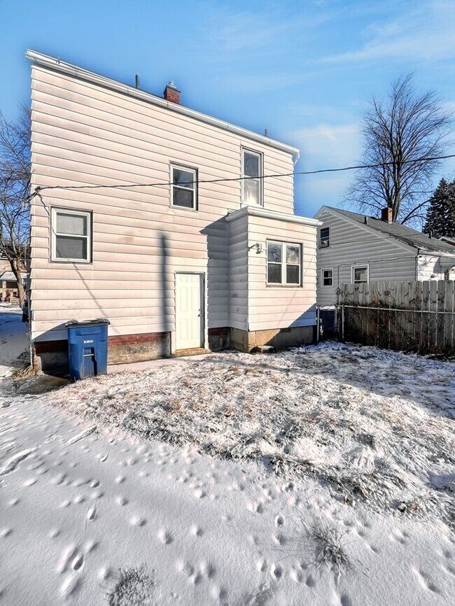 Foto del edificio - Charming 3-Bedroom Home / Pet-Friendly / V...