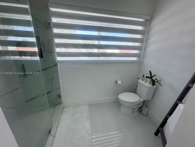 Foto del edificio - 6999 W 2nd Ct