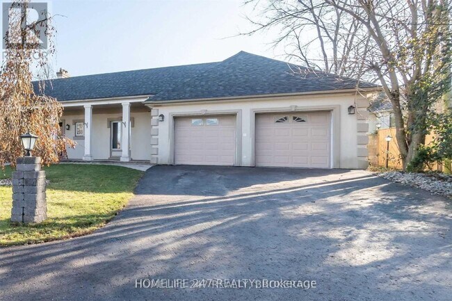 Photo du bâtiment - 137 Commissioners Rd E