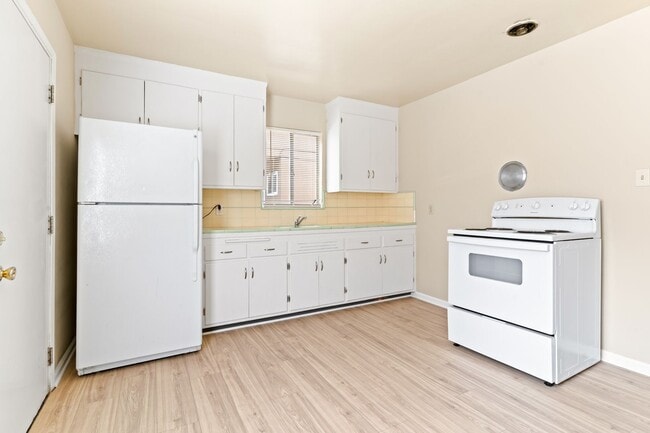 Foto del edificio - Cozy 1-Bed Oakland Apartment: San Leandro ...