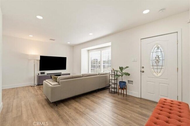 Foto del edificio - 6067 Jaymills Ave
