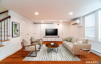 Building Photo - 1154 Poquonnock Rd