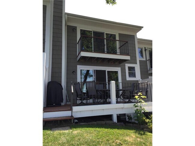 Foto del edificio - 424 E Lake St