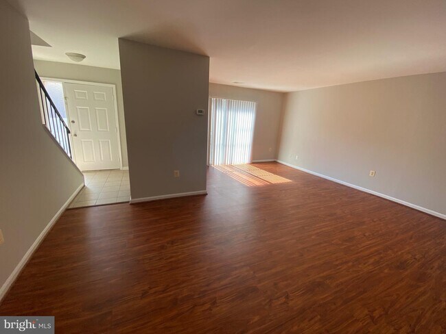 Building Photo - 6740 Perry Penney Dr
