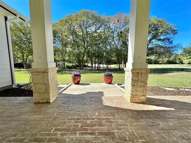 Foto del edificio - 1924 Countryside Dr